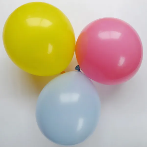 https://d1311wbk6unapo.cloudfront.net/NushopCatalogue/tr:w-600,f-webp,fo-auto/Happy birthday7000_1678526741224_wlao0k9kwtyr3oy.jpg